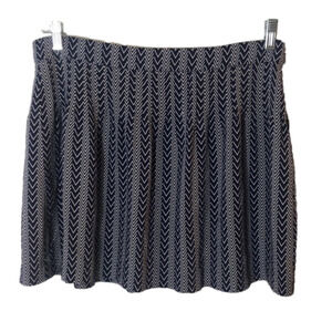 𝅺GAP mini skirt, blue and white chevron pattern, 8